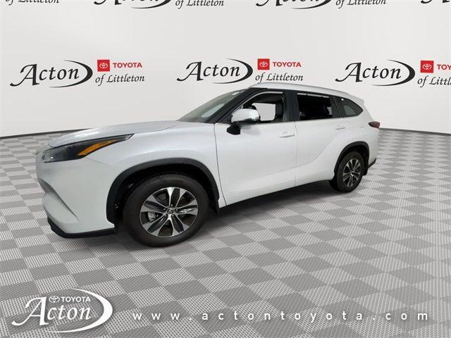 used 2025 Toyota Highlander car, priced at $44,950