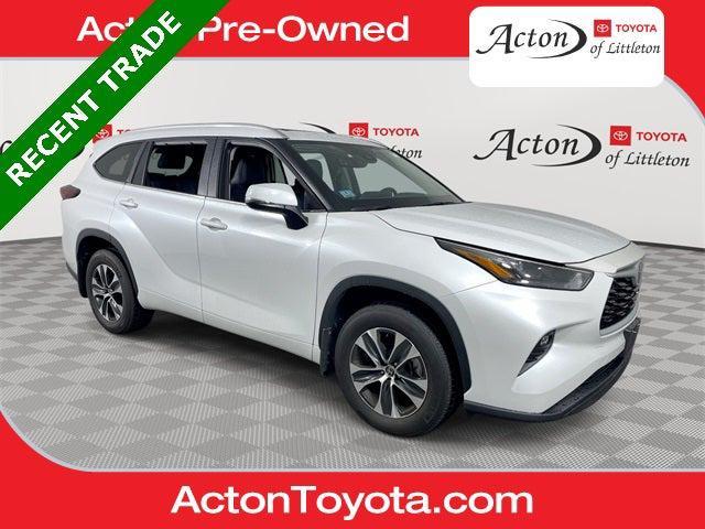 used 2025 Toyota Highlander car, priced at $44,950