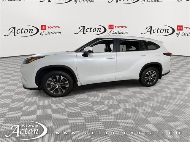 used 2025 Toyota Highlander car, priced at $44,950