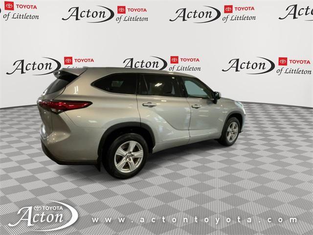 used 2021 Toyota Highlander car, priced at $28,927