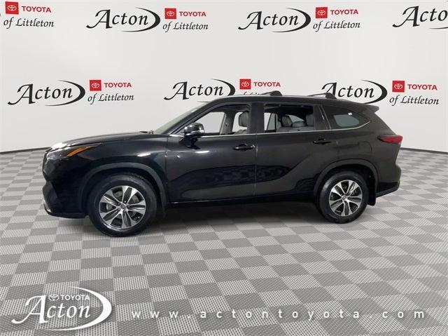 used 2022 Toyota Highlander car, priced at $31,495