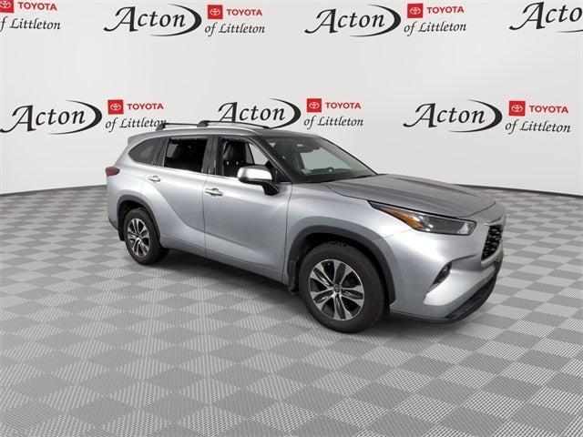 used 2022 Toyota Highlander car, priced at $35,488