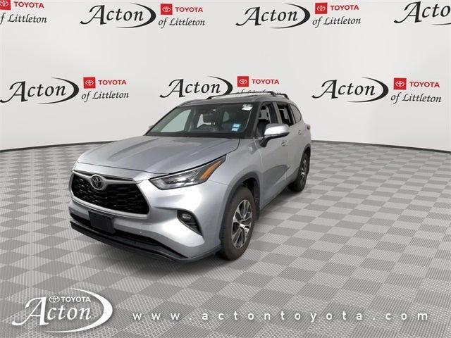 used 2022 Toyota Highlander car, priced at $35,488