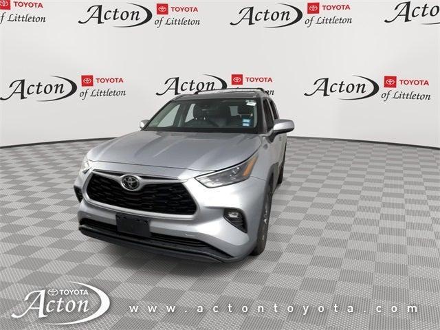 used 2022 Toyota Highlander car, priced at $35,488