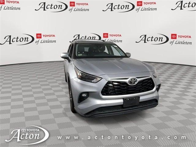 used 2022 Toyota Highlander car, priced at $35,488