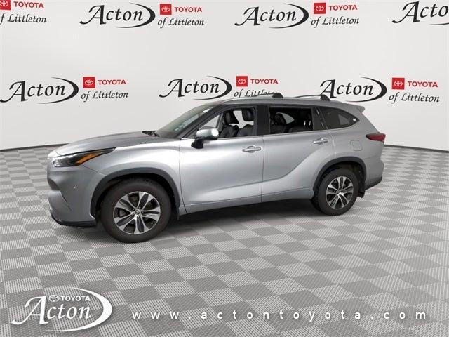 used 2022 Toyota Highlander car, priced at $35,488