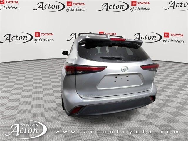 used 2022 Toyota Highlander car, priced at $35,488
