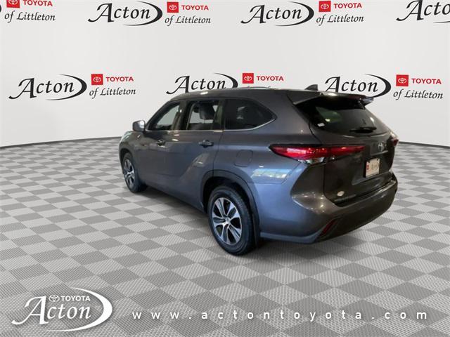 used 2020 Toyota Highlander car, priced at $30,386