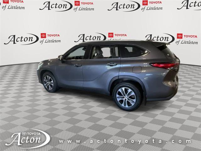 used 2020 Toyota Highlander car, priced at $30,386