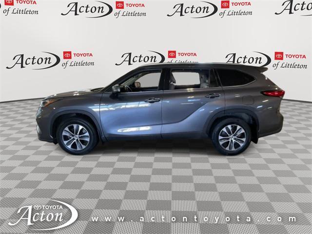 used 2020 Toyota Highlander car, priced at $30,386