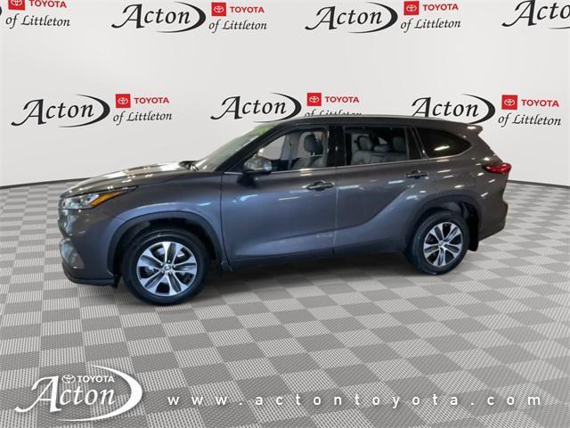 used 2020 Toyota Highlander car, priced at $30,386