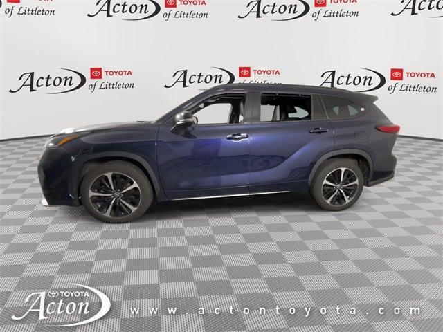 used 2021 Toyota Highlander car, priced at $35,000
