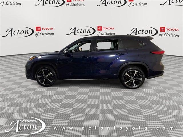 used 2021 Toyota Highlander car, priced at $34,199