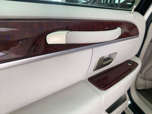 used 2005 Lincoln Town Car car, priced at $11,988