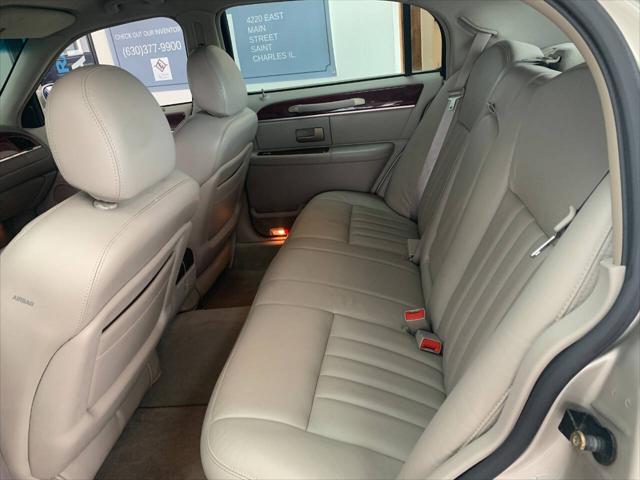 used 2005 Lincoln Town Car car, priced at $11,988