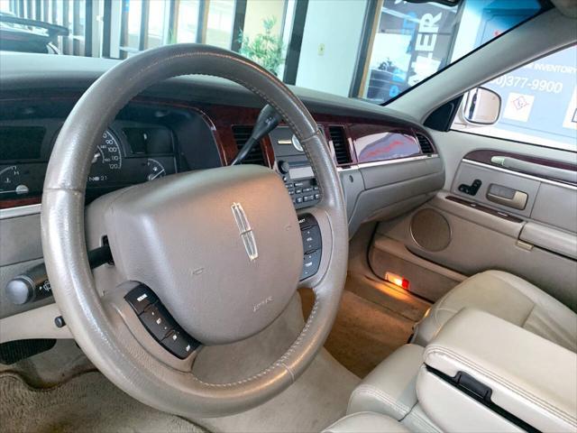 used 2005 Lincoln Town Car car, priced at $11,988