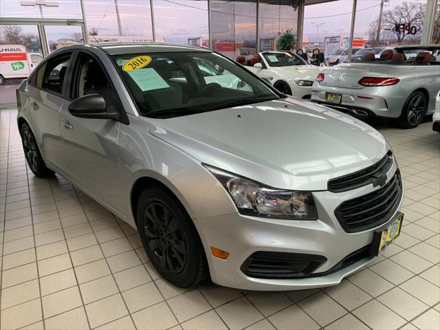 used 2016 Chevrolet Cruze Limited car, priced at $5,900