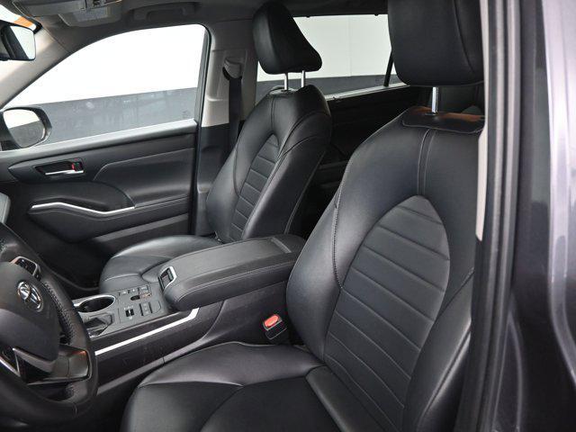 used 2024 Toyota Highlander car, priced at $39,892