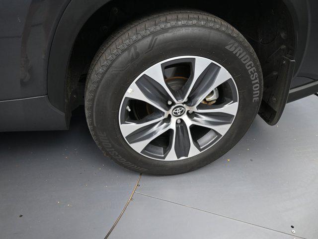 used 2024 Toyota Highlander car, priced at $39,892