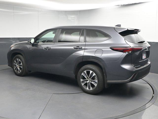 used 2024 Toyota Highlander car, priced at $39,892