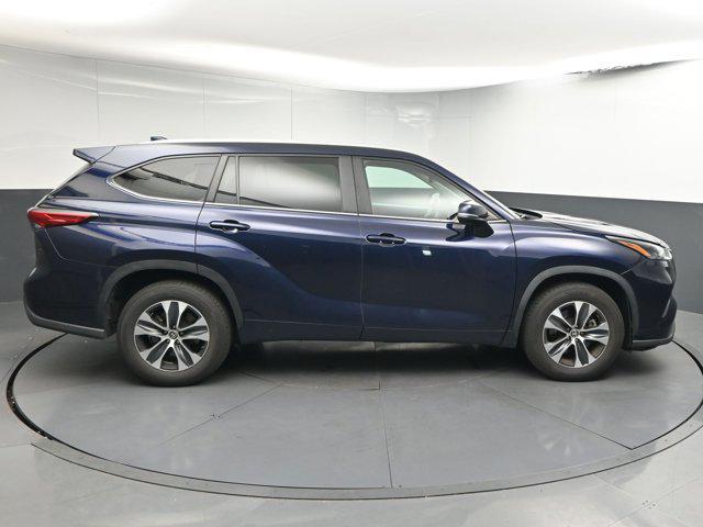 used 2023 Toyota Highlander car, priced at $36,092