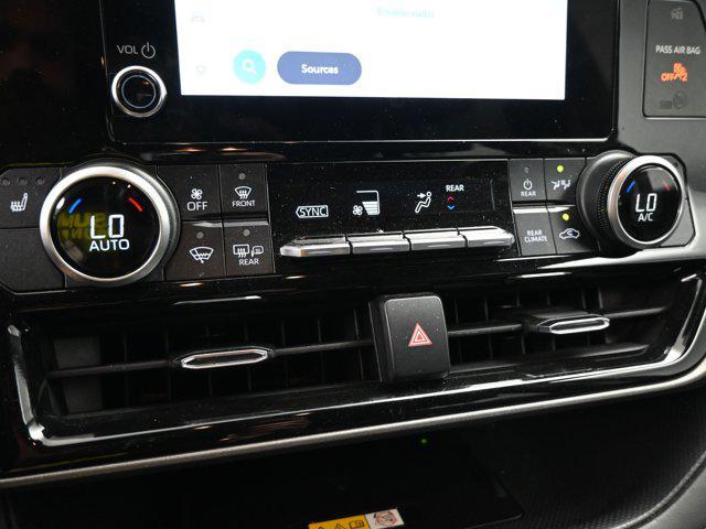used 2023 Toyota Highlander car, priced at $36,092