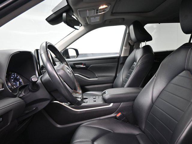 used 2023 Toyota Highlander car, priced at $36,092