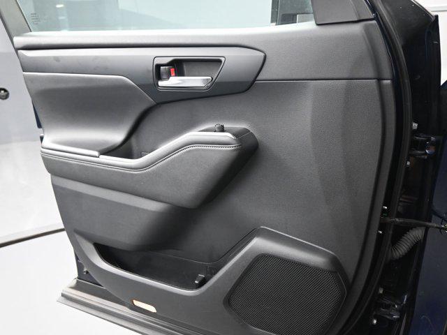 used 2023 Toyota Highlander car, priced at $36,092