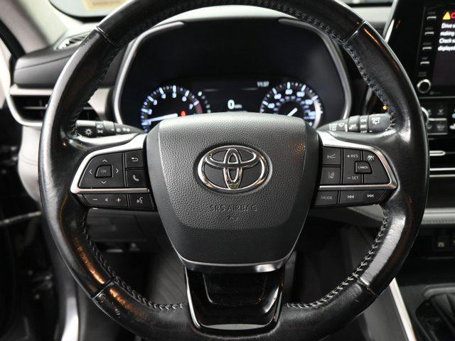 used 2020 Toyota Highlander car, priced at $26,891