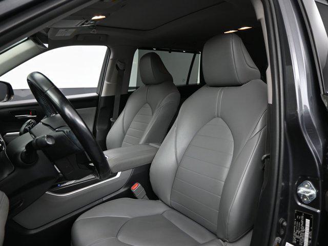 used 2020 Toyota Highlander car, priced at $26,891