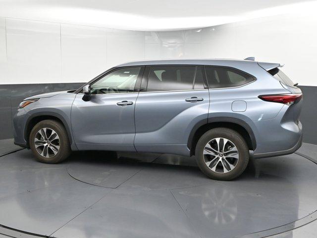 used 2022 Toyota Highlander Hybrid car, priced at $40,281