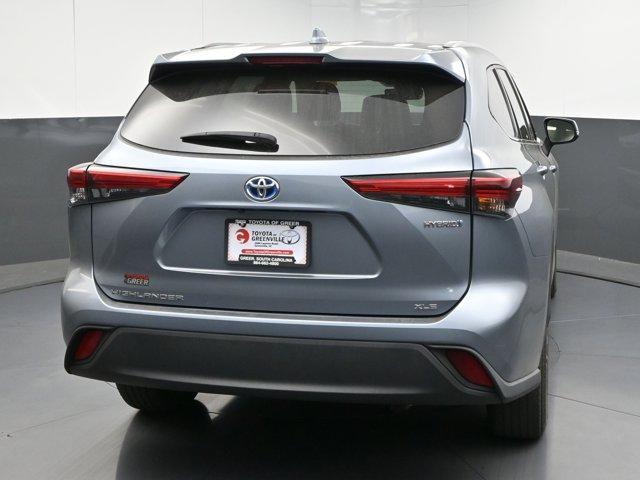 used 2022 Toyota Highlander Hybrid car, priced at $40,281