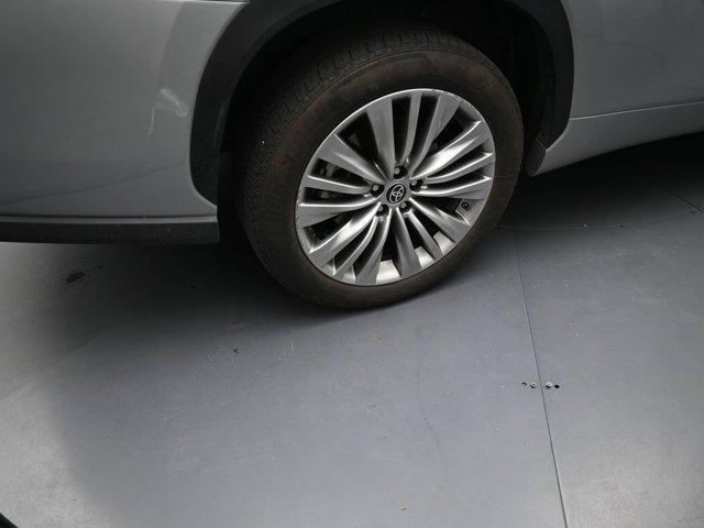 used 2022 Toyota Highlander car, priced at $45,691