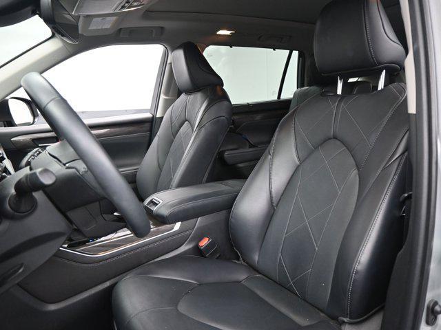 used 2022 Toyota Highlander car, priced at $45,691
