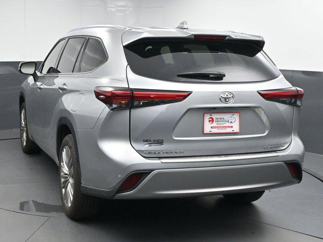 used 2022 Toyota Highlander car, priced at $45,691