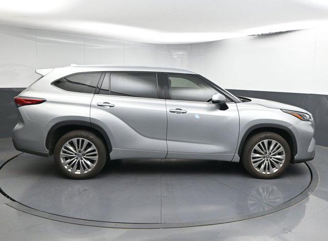 used 2022 Toyota Highlander car, priced at $45,691