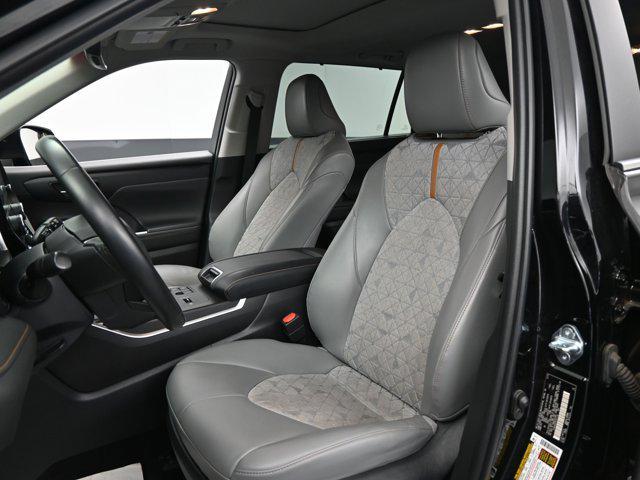 used 2023 Toyota Highlander Hybrid car, priced at $28,694