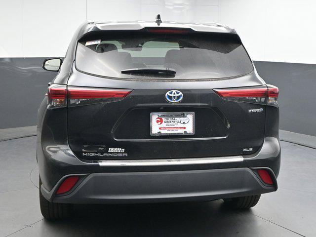 used 2023 Toyota Highlander Hybrid car, priced at $34,991