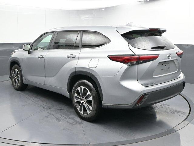 used 2023 Toyota Highlander car, priced at $37,592