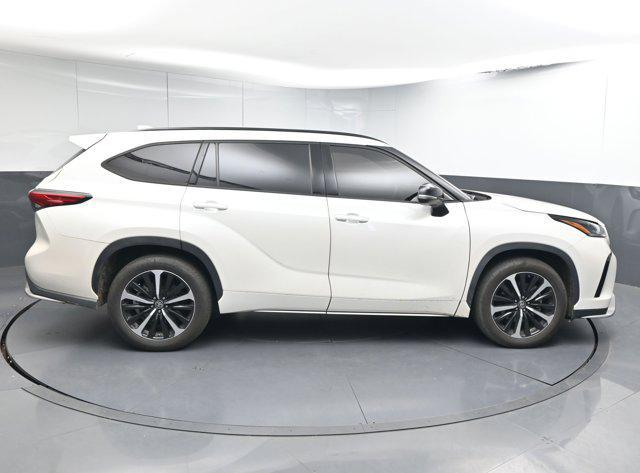 used 2021 Toyota Highlander car, priced at $30,392