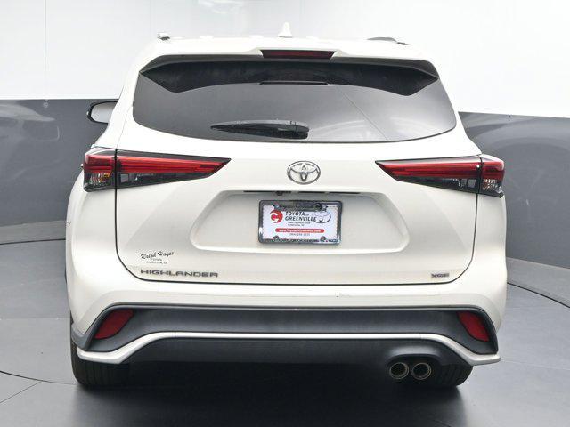 used 2021 Toyota Highlander car, priced at $30,392