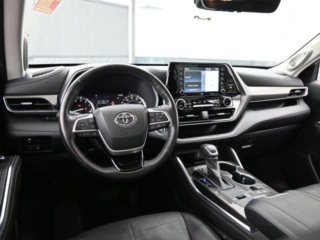 used 2022 Toyota Highlander car, priced at $38,492