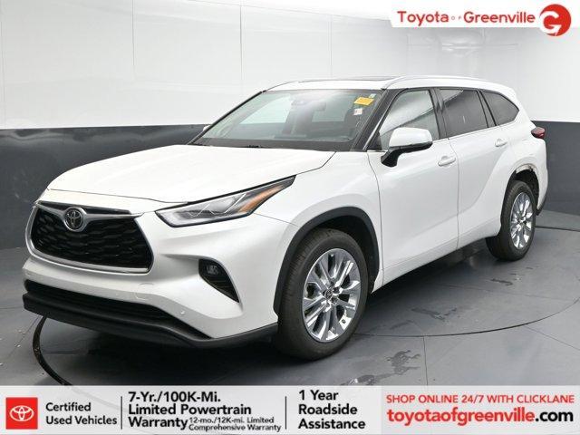 used 2022 Toyota Highlander car, priced at $38,492