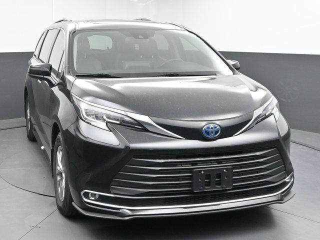 used 2022 Toyota Sienna car, priced at $37,593