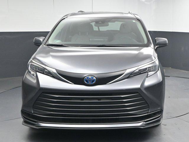 used 2025 Toyota Sienna car, priced at $39,591