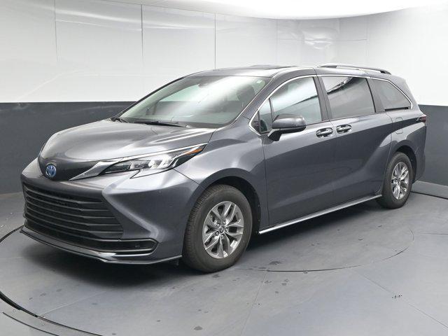 used 2025 Toyota Sienna car, priced at $39,591