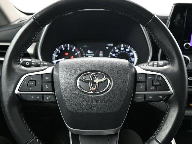 used 2023 Toyota Highlander car, priced at $38,492