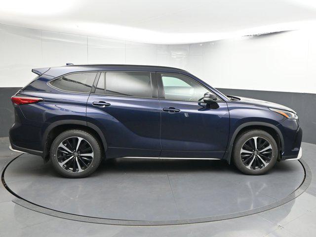 used 2021 Toyota Highlander car, priced at $33,894
