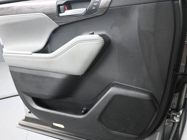 used 2023 Toyota Highlander Hybrid car, priced at $44,891