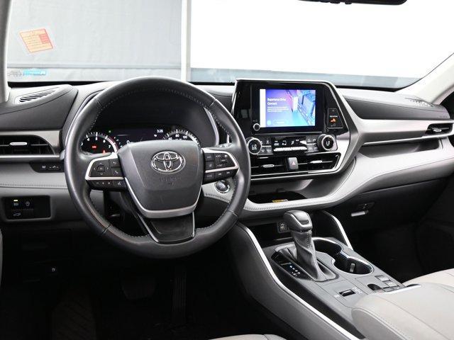 used 2023 Toyota Highlander car, priced at $38,291